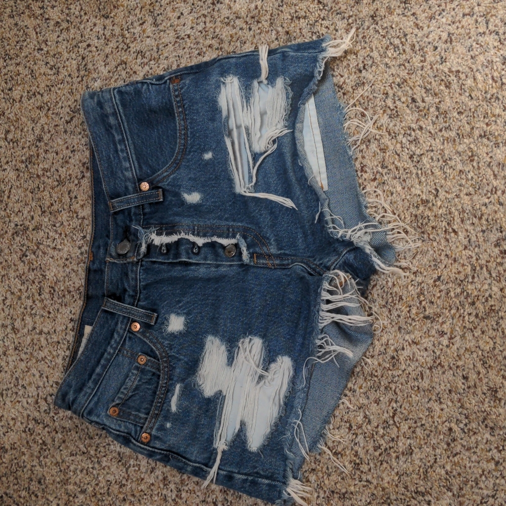 LEVI'S Shorts - size 25 waist